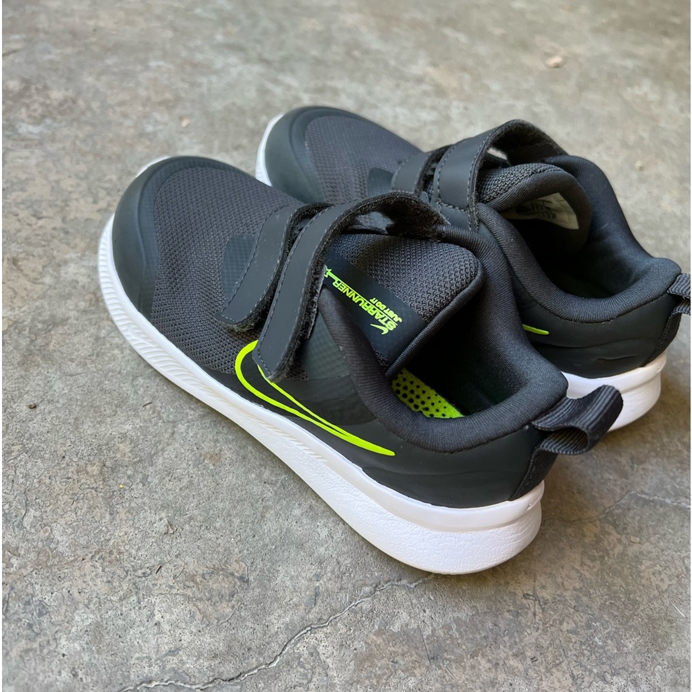 Toddler boys sz 10C Nike sneakers.  Grey with lime swoosh.
